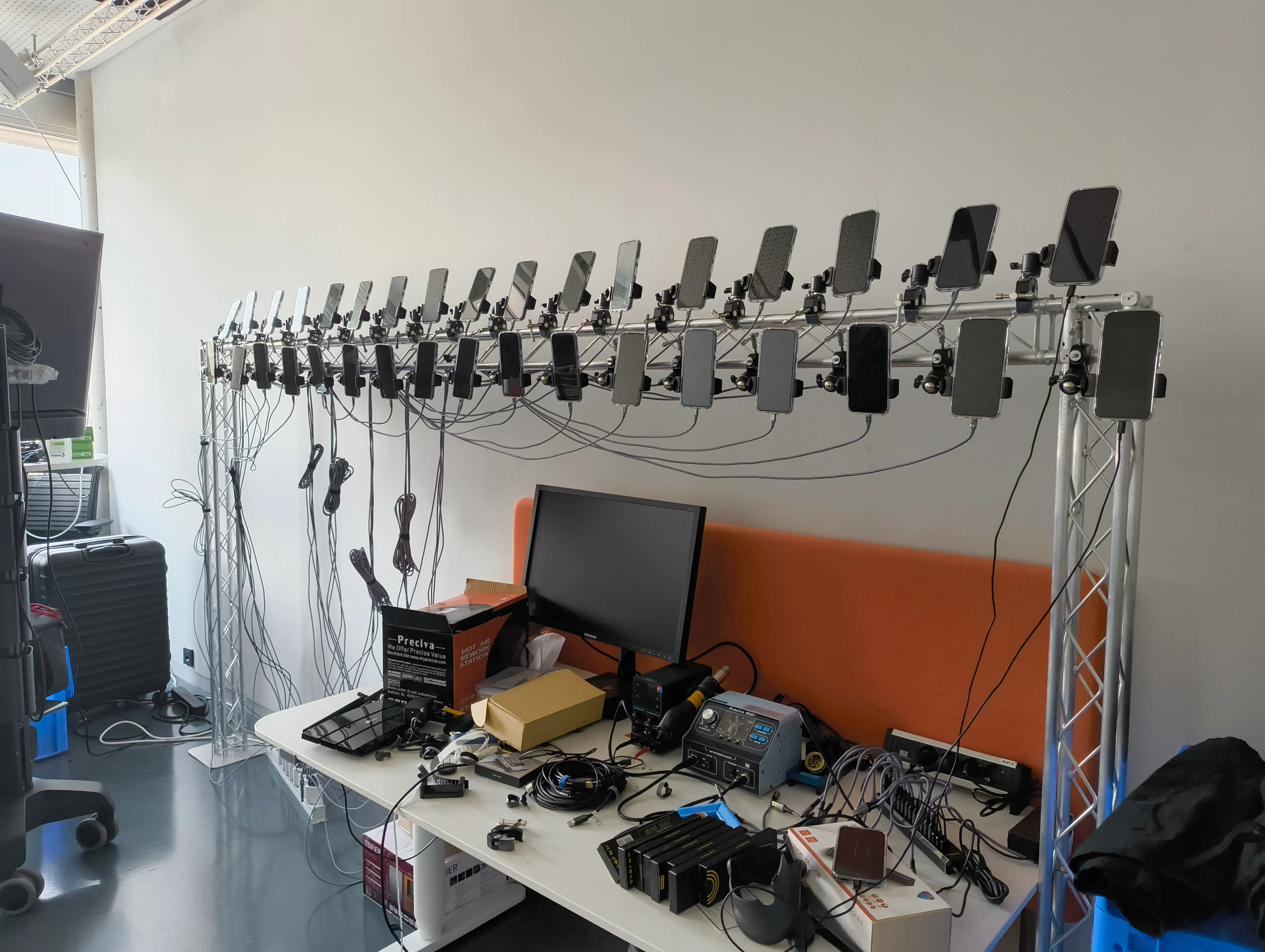 Phone Setup, © Florian Fussthaler